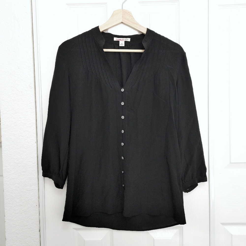 banana republic 100% silk black button up v-neck pleated shirt blouse